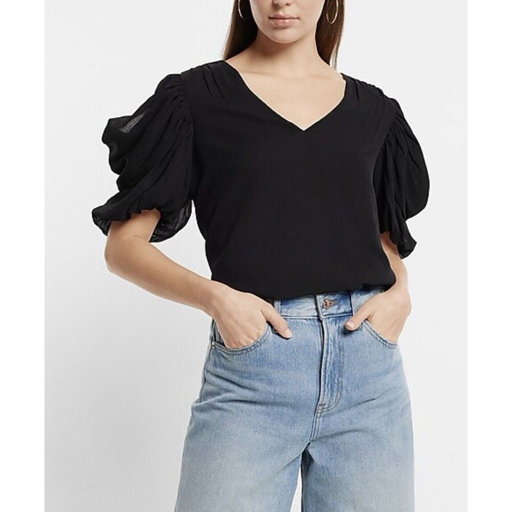 EXPRESS Floral V-Neck Puff Draped Short Sleeve‎ Size Medium (MSRP $58)